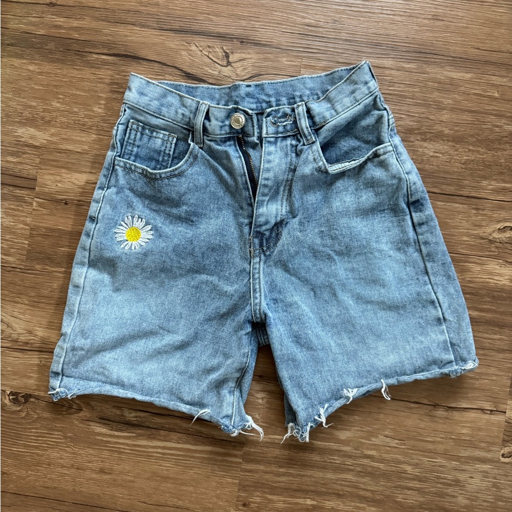 Stradivarius jeans Blue Denim Women's Shorts with Daisy Embroidery